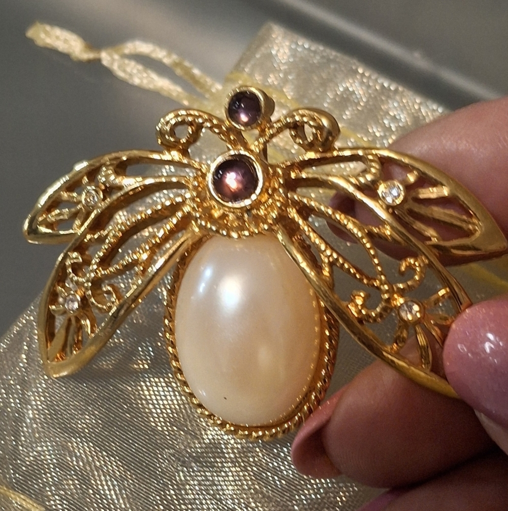 Avon Gold and Cream "Nature's Flight" Bee Brooch with Pearl Accent Vintage
